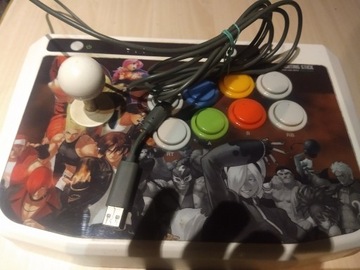 przewodowy arcade stick x360 z motywem Tekken