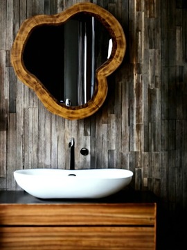 Designerskie lustro do łazienki  drewniane 