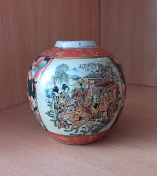 Ceramika - Wazon malowany chińskim motywem