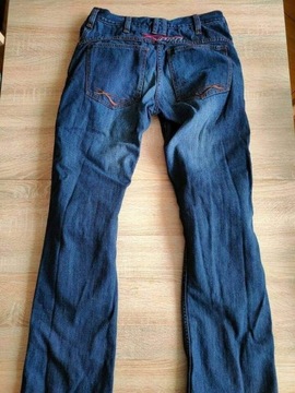 Damskie spodnie jeans