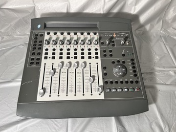 Kontroler Digidesign Command 8 MC008 DAW