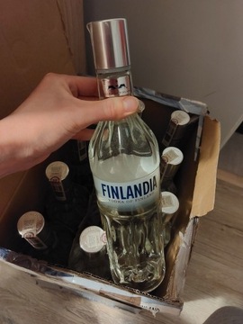 Sprzedam 8 butelek wódki Finlandia 0,7