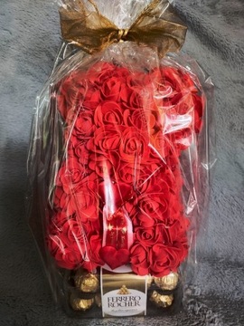 Miś z róż z sercami, Ferrero Rocher 