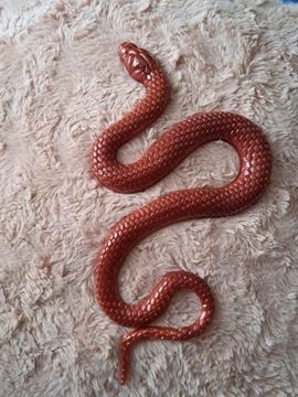 Wąż z żywicy epoksydowej w kolorze czerwonym