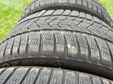 PIRELLI Winter SOTTOZERO 3 R18/235/45 STAN BDB