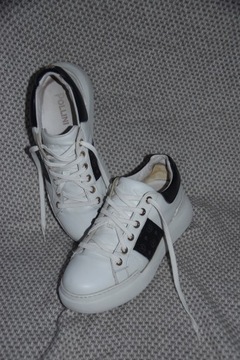 Pollini białe buty sportowe sneakersy 37 monogram