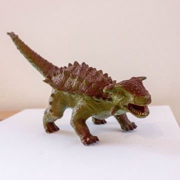 Zabawka gumowy dinozaur ankylozaur + GRATIS