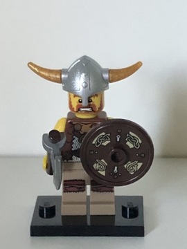 Lego minifigurka viking seria 4