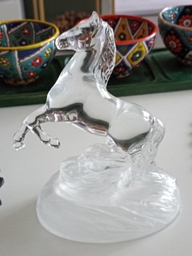 Szklana figurka konia 