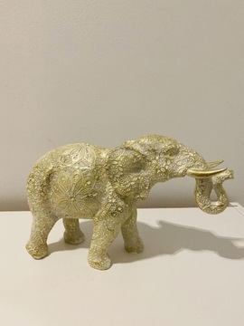 Figurka slonia z trąbą do góry