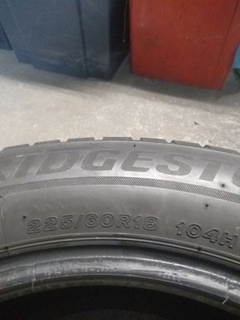 Używane opony. Bridgestone Blizzak LM001 225x60x18