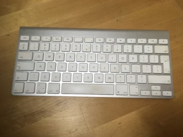 Apple Magic Keyboard 1