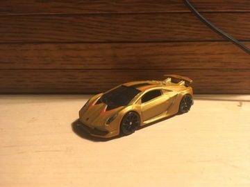 Hot wheels 2013 Lamborghini Sesto Elemento