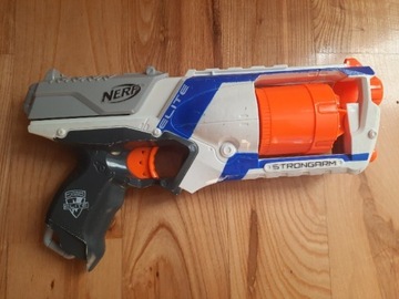 Pistolet Nerf Elite Strongarm biały 