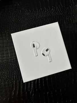 OKAZJA! Słuchawki bezprzewodowe douszne Apple AirPods 3 z gwarancją!