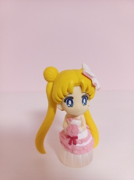 Mini figurka Sailor Moon Colored Sparkle Dress