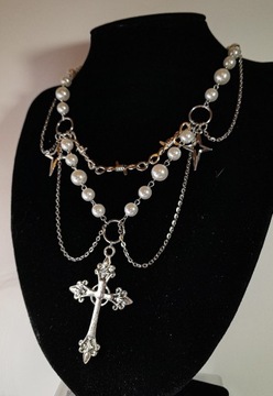 Naszyjnik z krzyżem gotycki białe korale alternative dark fashion 2k