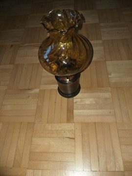 Stara lampa naftowa z kloszem
