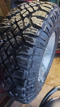 Goodyear wrangler duratrac 31x10.50r15 