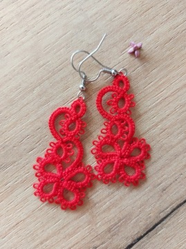 Kolczyki kwiatuszki czerwone frywolitka handmade