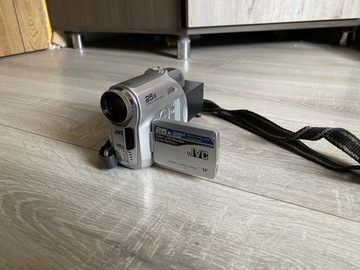 Kamera JVC na kasety mini DV + bateria