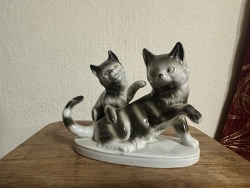 Lippelsdorf stara figurka porcelanowa koty
