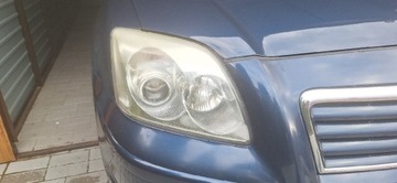 Lampy przednie TOYOTA Avensis t25 