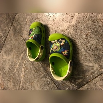 Crocs klapki Toy Story+GRATIS parasolka Toy Story