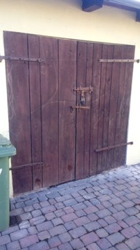 Drzwi zewnętrzne,drewniane 2x2m. Używane