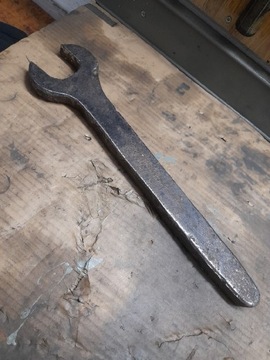 Duży stary zabytkowy klucz płaski 56 