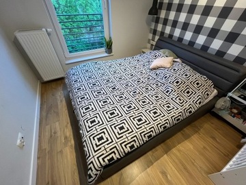 Łóżko tapicerowane z materacem 160x200