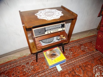 Stolik z gramofonem UNITRA FONICA