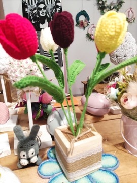Bukiet tulipanów szydełkowy