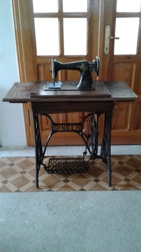 Maszyna do szycia z roku około 1905