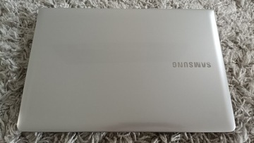 Laptop Komputer SAMSUNG NP300E4E Intel i3  4GB 