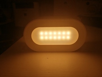 Lampka LED 360  stopni obrotowa Feallive 