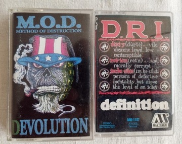 M.O.D. Devolution i D.R.I. kasety plus wpinki