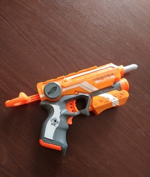 Pistolet Nerf laser