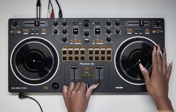 Pioneer DDJ-REV1 Dj kontroler Serato