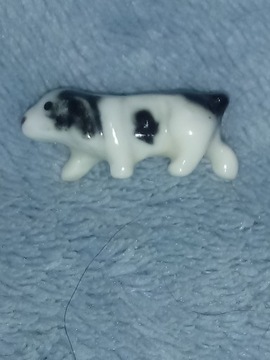 Porcelanowa mini figurka szczeniak