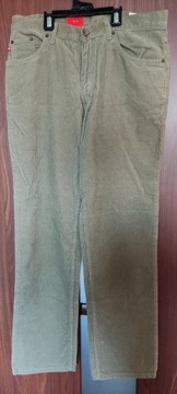 Sztruksowe ciepłe spodnie w kolorze oliwkowym