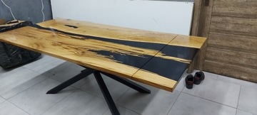 Stół dębowy, lite drewno I żywica