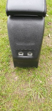 Maskownica panel USB Peugeot 208 II