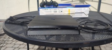 Konsola Sony PlayStation 4 slim 1 TB czarny + 4 Gr