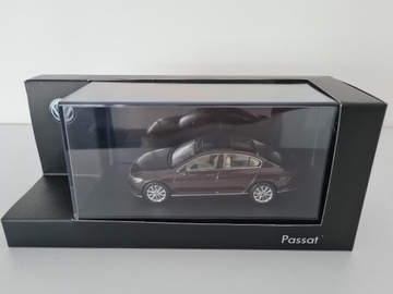 Modelik Volkswagen Passat B8 SEDAN 1:43 ORYGINAŁ 