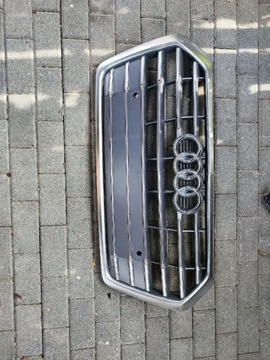 Grill Audi Q5 80A - wersja z kamerą, uszkodzony 