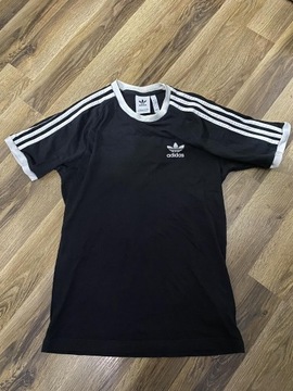 Czarna koszulka Adidas r.S