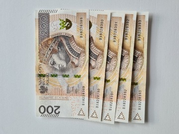 Banknoty 200 zł. BEZ OBIEGU. 5 sztuk seria BX