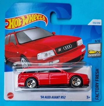 Hot Wheels 94 AUDI AVANT RS2 czerwone