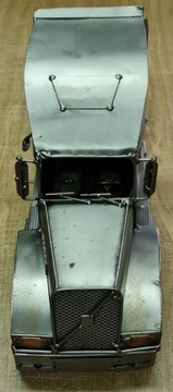 Ciągnik siodłowy duży Figurka z metalu Prezent
